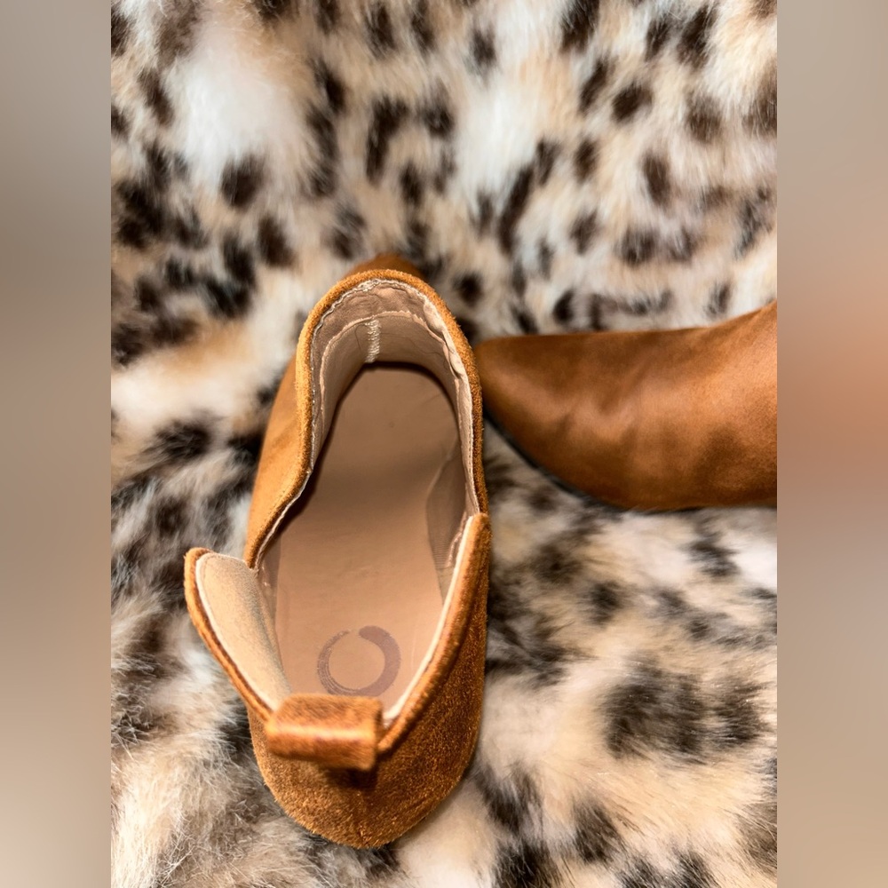 Brown Faux Suede Cowboy Hat with Silver Bling Accents and Size 7 Boots -BUNDLE- - Picture 6 of 15